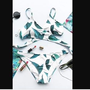 Cupshe  Fresh Leaves Printing Cross Set M